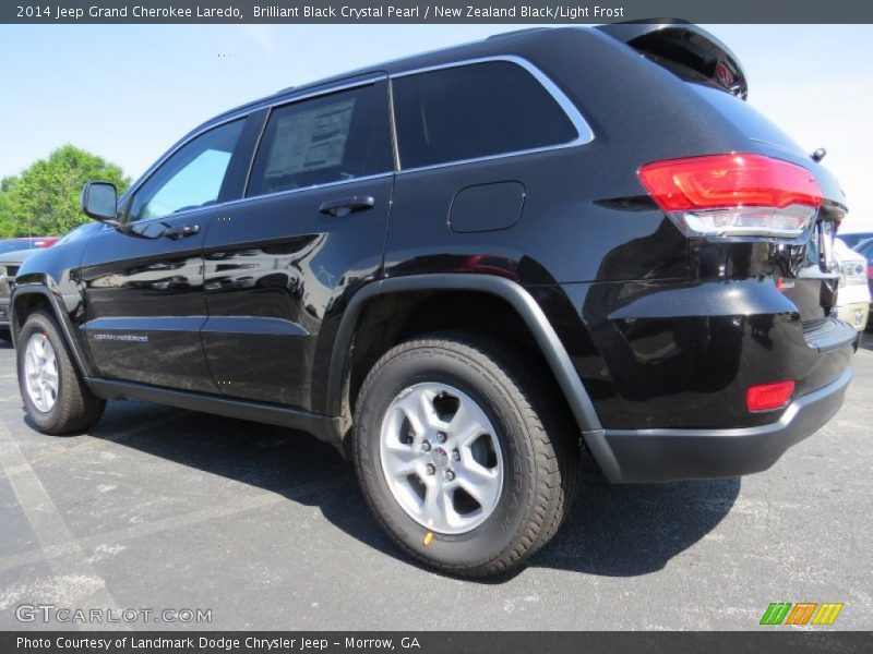 Brilliant Black Crystal Pearl / New Zealand Black/Light Frost 2014 Jeep Grand Cherokee Laredo