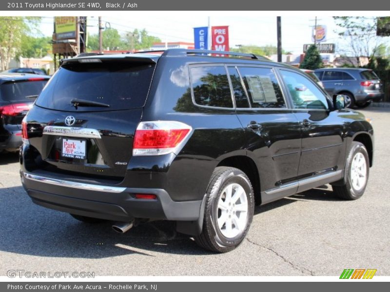 Black / Ash 2011 Toyota Highlander SE 4WD