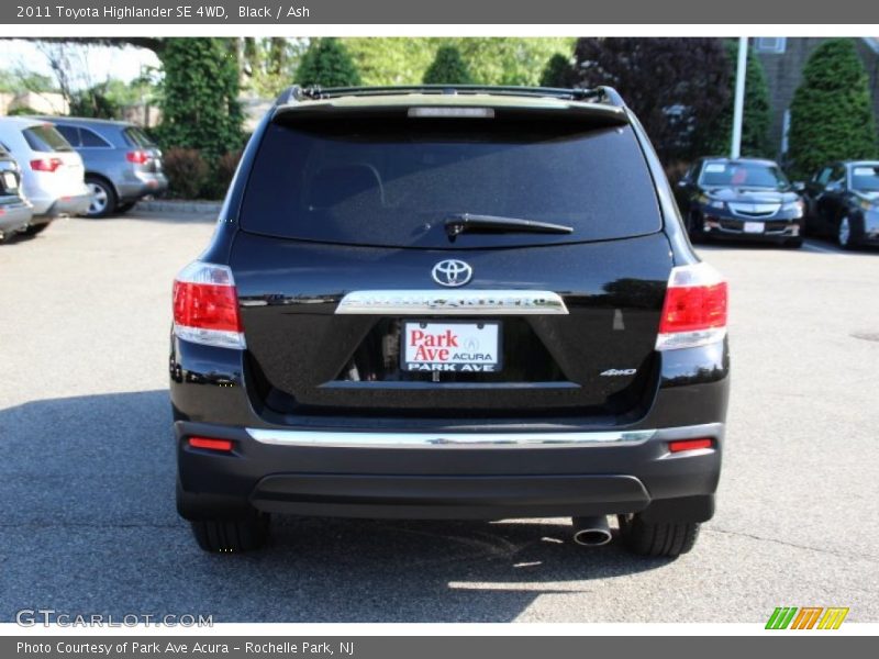 Black / Ash 2011 Toyota Highlander SE 4WD