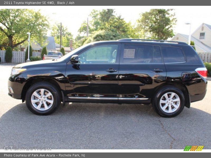 Black / Ash 2011 Toyota Highlander SE 4WD