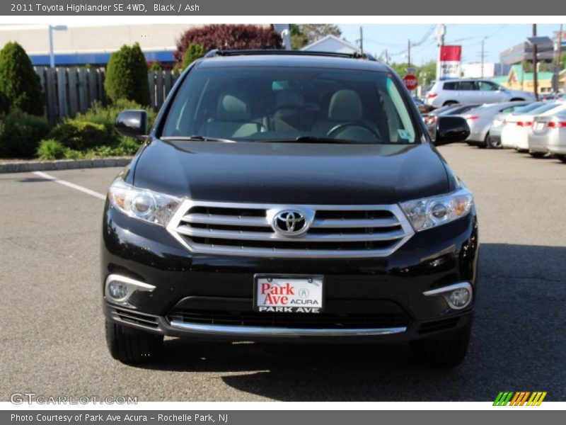 Black / Ash 2011 Toyota Highlander SE 4WD