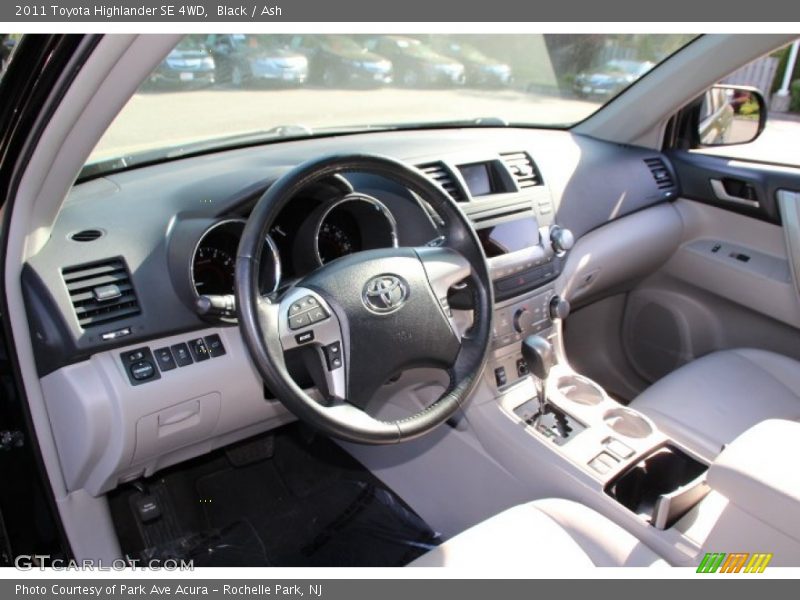 Black / Ash 2011 Toyota Highlander SE 4WD