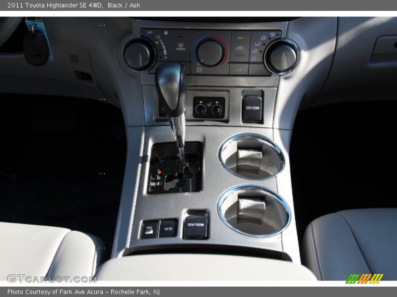 Black / Ash 2011 Toyota Highlander SE 4WD