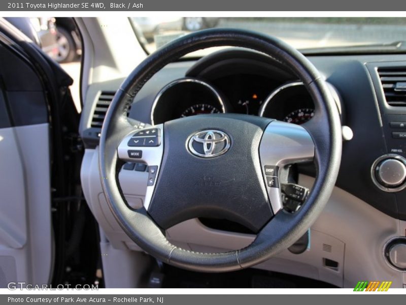 Black / Ash 2011 Toyota Highlander SE 4WD