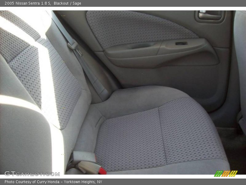 Blackout / Sage 2005 Nissan Sentra 1.8 S
