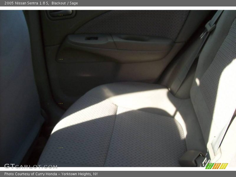 Blackout / Sage 2005 Nissan Sentra 1.8 S