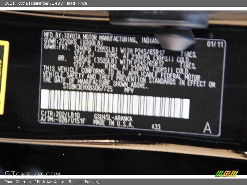 Black / Ash 2011 Toyota Highlander SE 4WD