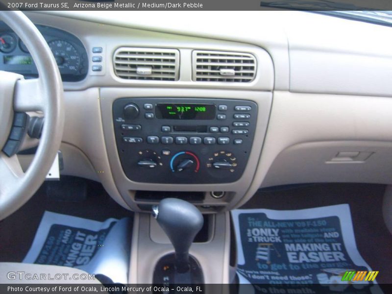 Arizona Beige Metallic / Medium/Dark Pebble 2007 Ford Taurus SE