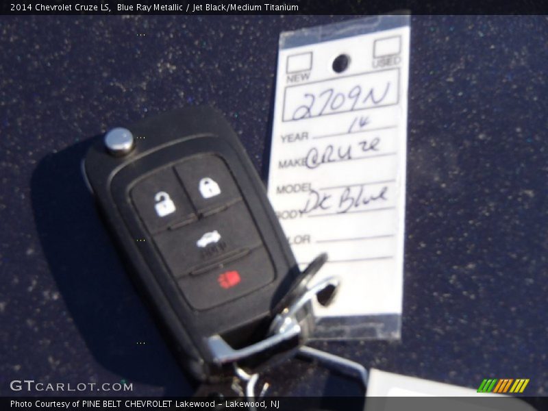 Blue Ray Metallic / Jet Black/Medium Titanium 2014 Chevrolet Cruze LS