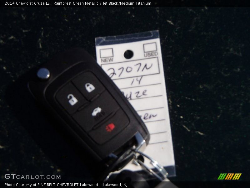 Rainforest Green Metallic / Jet Black/Medium Titanium 2014 Chevrolet Cruze LS