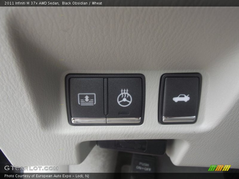 Black Obsidian / Wheat 2011 Infiniti M 37x AWD Sedan