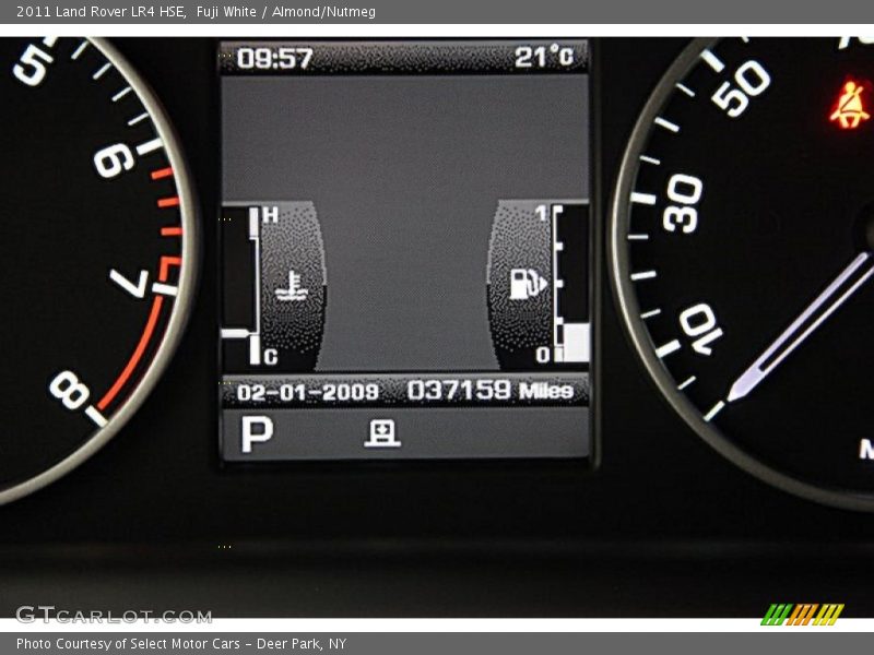 Fuji White / Almond/Nutmeg 2011 Land Rover LR4 HSE