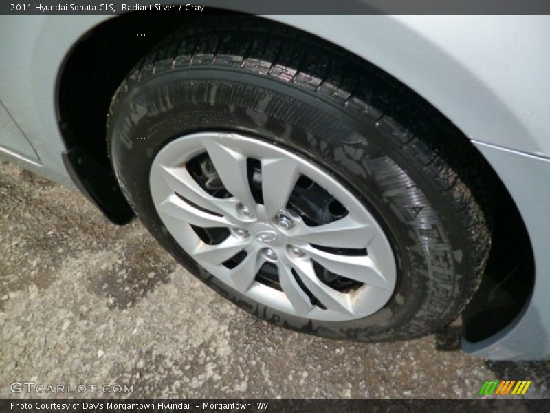 Radiant Silver / Gray 2011 Hyundai Sonata GLS
