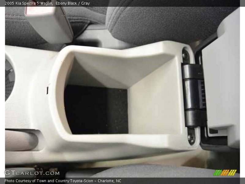 Ebony Black / Gray 2005 Kia Spectra 5 Wagon