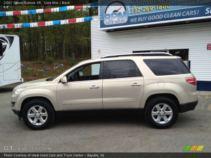 Gold Mist / Black 2007 Saturn Outlook XR