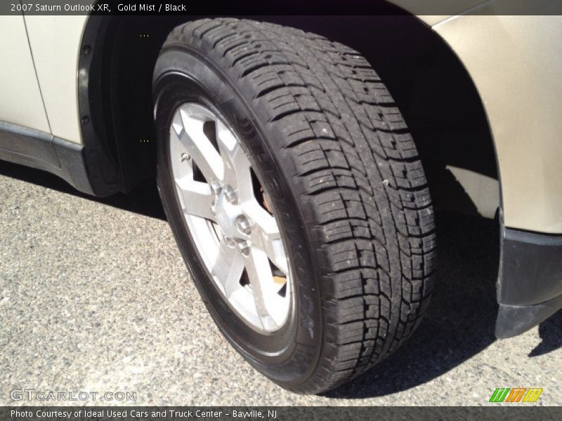 Gold Mist / Black 2007 Saturn Outlook XR