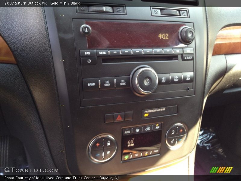 Gold Mist / Black 2007 Saturn Outlook XR