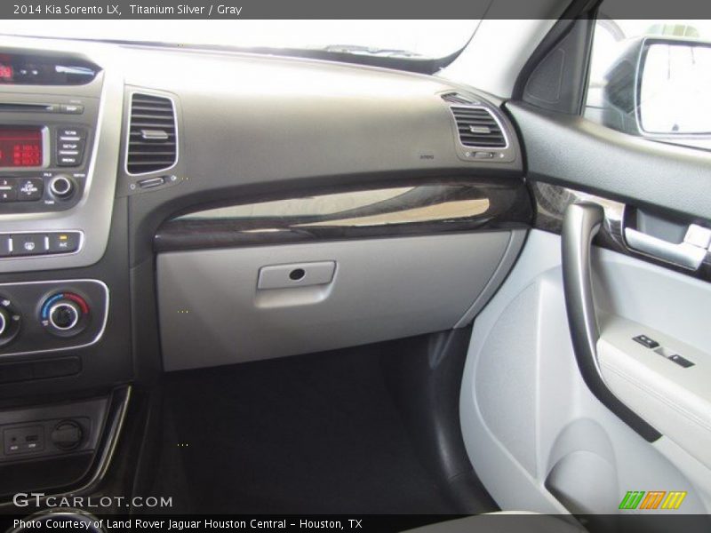 Titanium Silver / Gray 2014 Kia Sorento LX