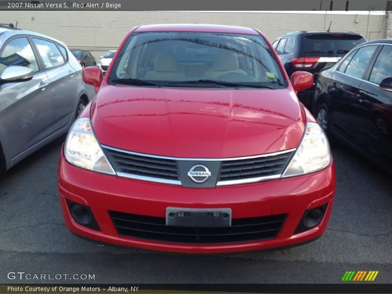 Red Alert / Beige 2007 Nissan Versa S