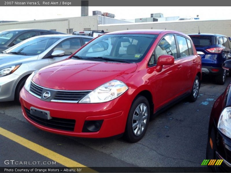 Red Alert / Beige 2007 Nissan Versa S