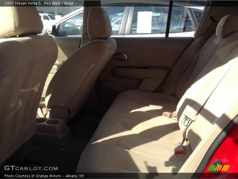 Red Alert / Beige 2007 Nissan Versa S