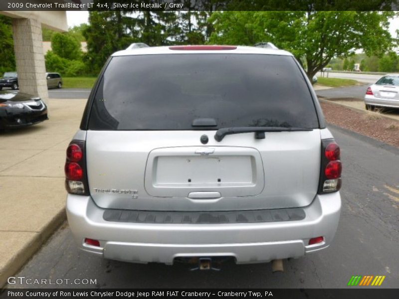 Silver Ice Metallic / Gray 2009 Chevrolet TrailBlazer LT 4x4