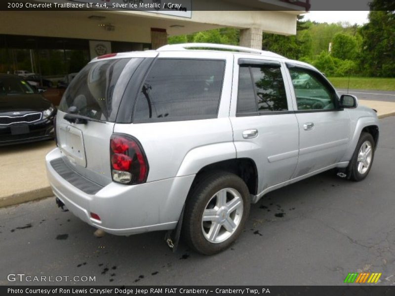 Silver Ice Metallic / Gray 2009 Chevrolet TrailBlazer LT 4x4