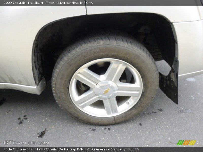 Silver Ice Metallic / Gray 2009 Chevrolet TrailBlazer LT 4x4