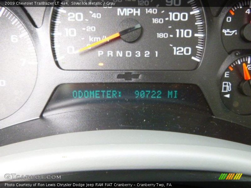 Silver Ice Metallic / Gray 2009 Chevrolet TrailBlazer LT 4x4