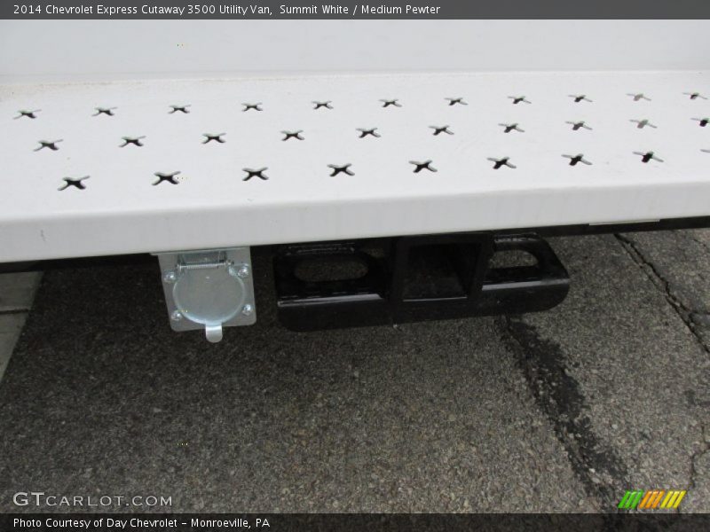 Summit White / Medium Pewter 2014 Chevrolet Express Cutaway 3500 Utility Van
