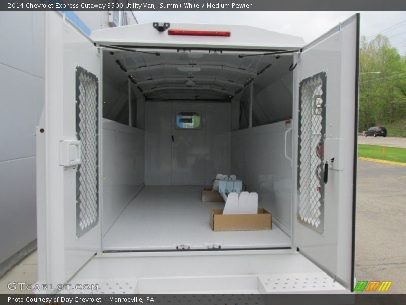 Summit White / Medium Pewter 2014 Chevrolet Express Cutaway 3500 Utility Van
