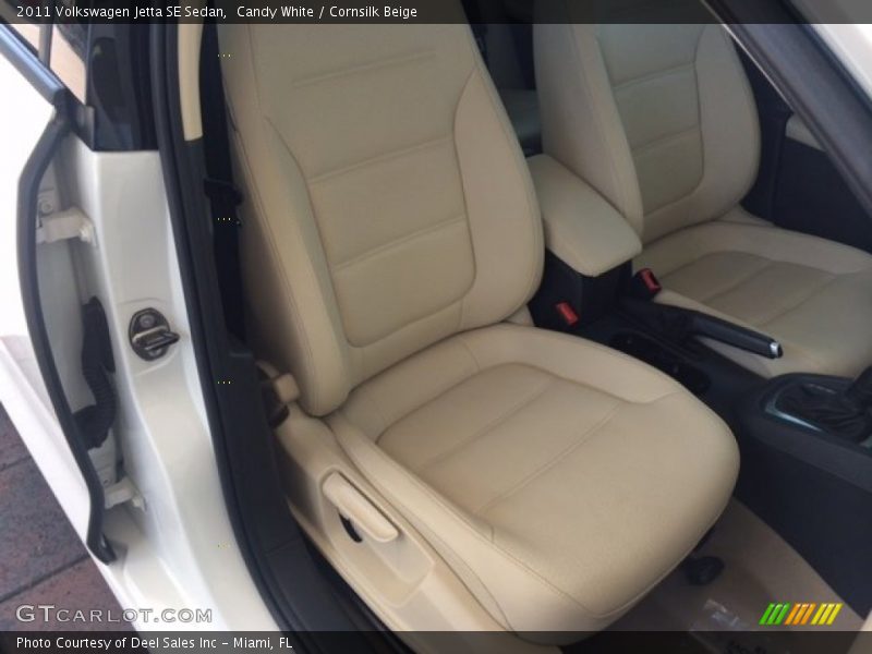 Candy White / Cornsilk Beige 2011 Volkswagen Jetta SE Sedan
