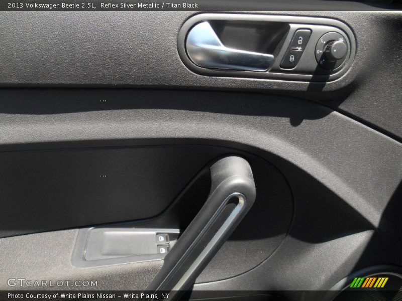 Reflex Silver Metallic / Titan Black 2013 Volkswagen Beetle 2.5L