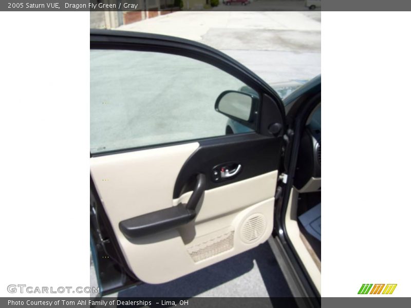 Dragon Fly Green / Gray 2005 Saturn VUE
