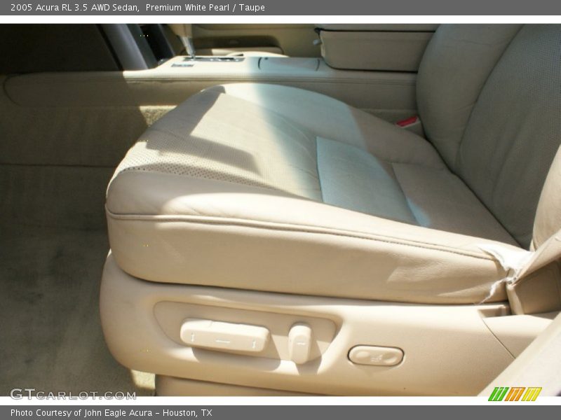 Premium White Pearl / Taupe 2005 Acura RL 3.5 AWD Sedan