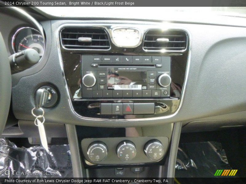 Bright White / Black/Light Frost Beige 2014 Chrysler 200 Touring Sedan