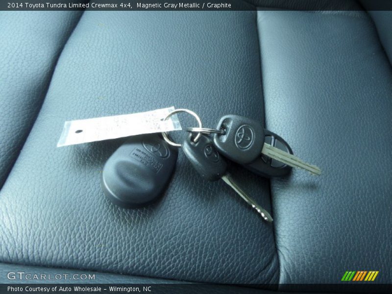 Magnetic Gray Metallic / Graphite 2014 Toyota Tundra Limited Crewmax 4x4