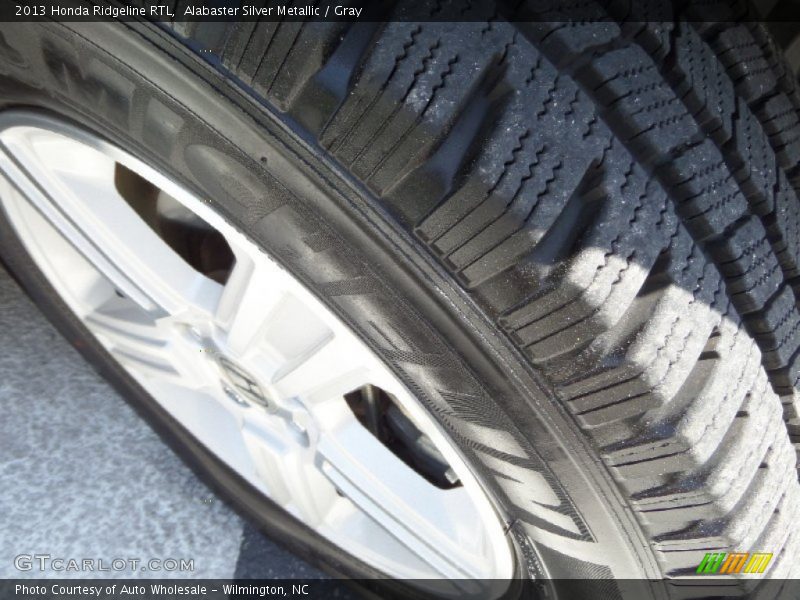 Alabaster Silver Metallic / Gray 2013 Honda Ridgeline RTL