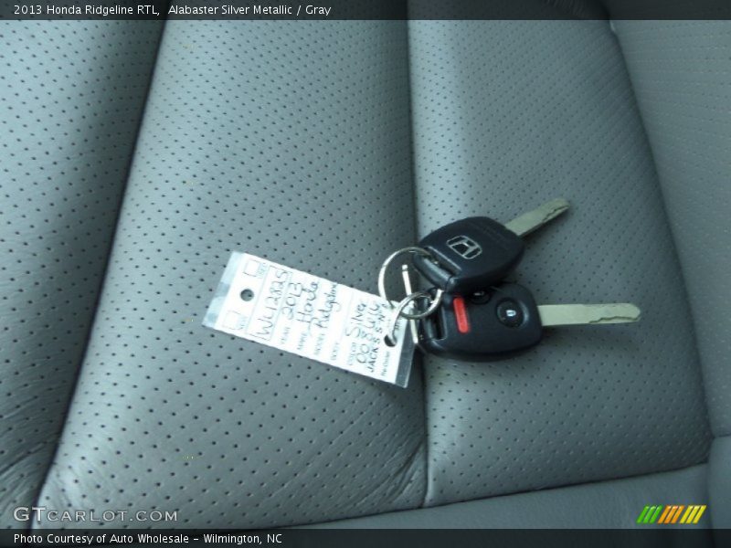 Alabaster Silver Metallic / Gray 2013 Honda Ridgeline RTL