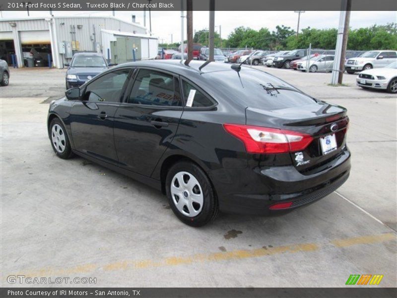 Tuxedo Black / Charcoal Black 2014 Ford Focus S Sedan