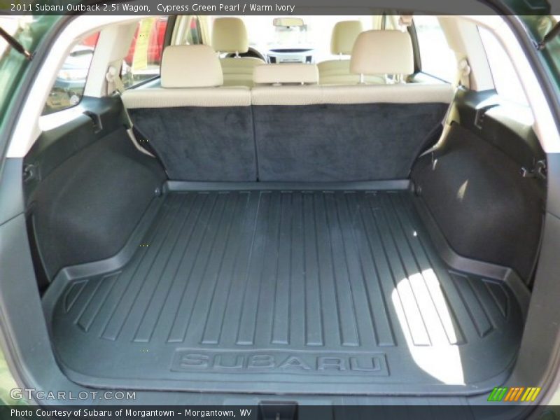 Cypress Green Pearl / Warm Ivory 2011 Subaru Outback 2.5i Wagon