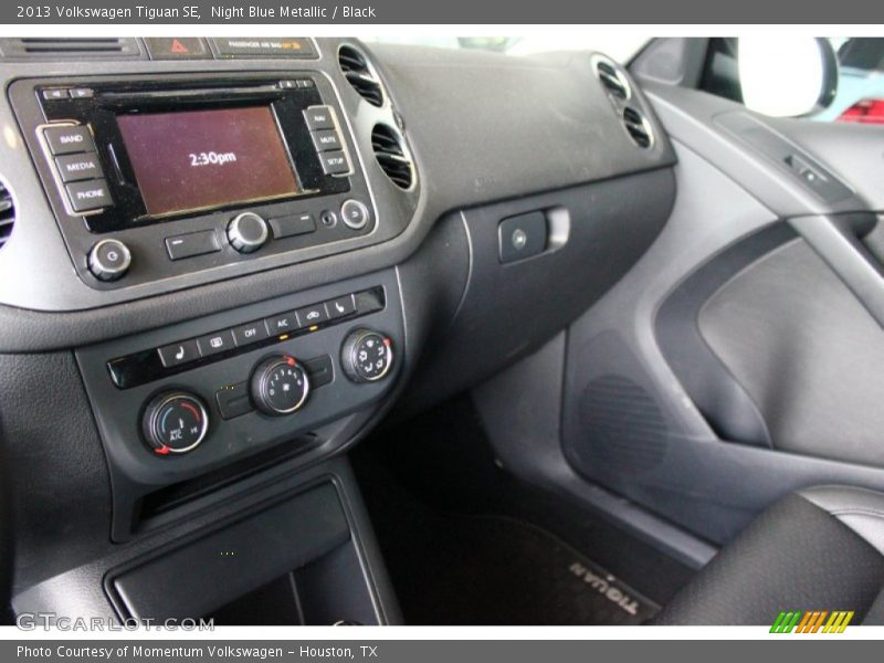 Night Blue Metallic / Black 2013 Volkswagen Tiguan SE