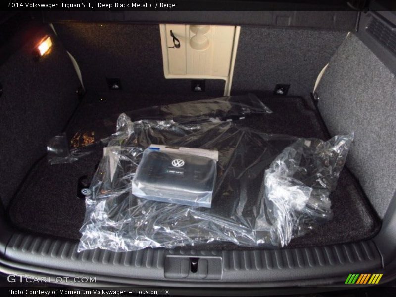 Deep Black Metallic / Beige 2014 Volkswagen Tiguan SEL