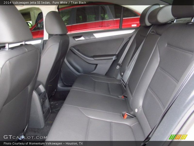 Pure White / Titan Black 2014 Volkswagen Jetta SE Sedan