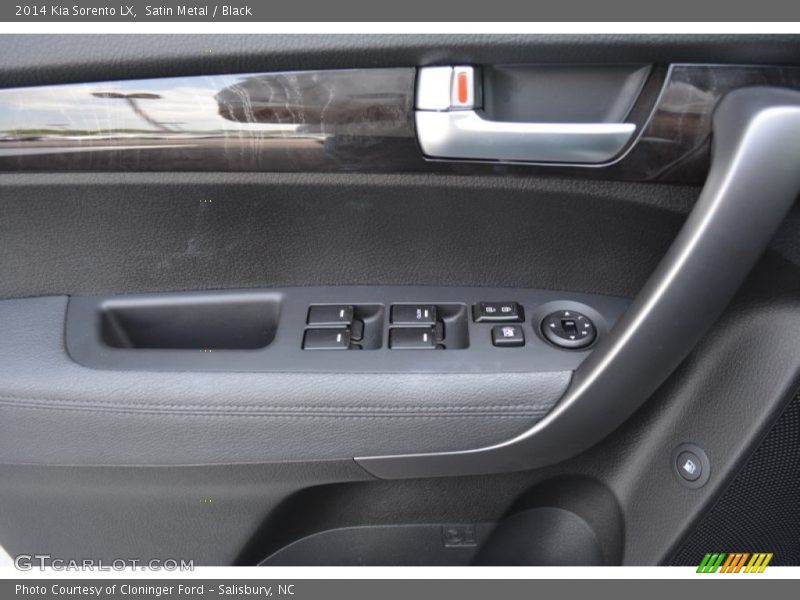 Satin Metal / Black 2014 Kia Sorento LX