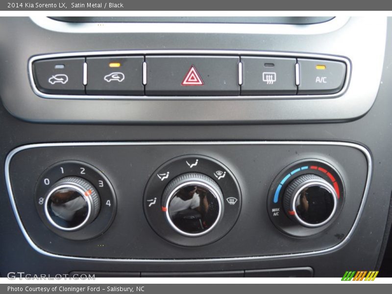 Satin Metal / Black 2014 Kia Sorento LX