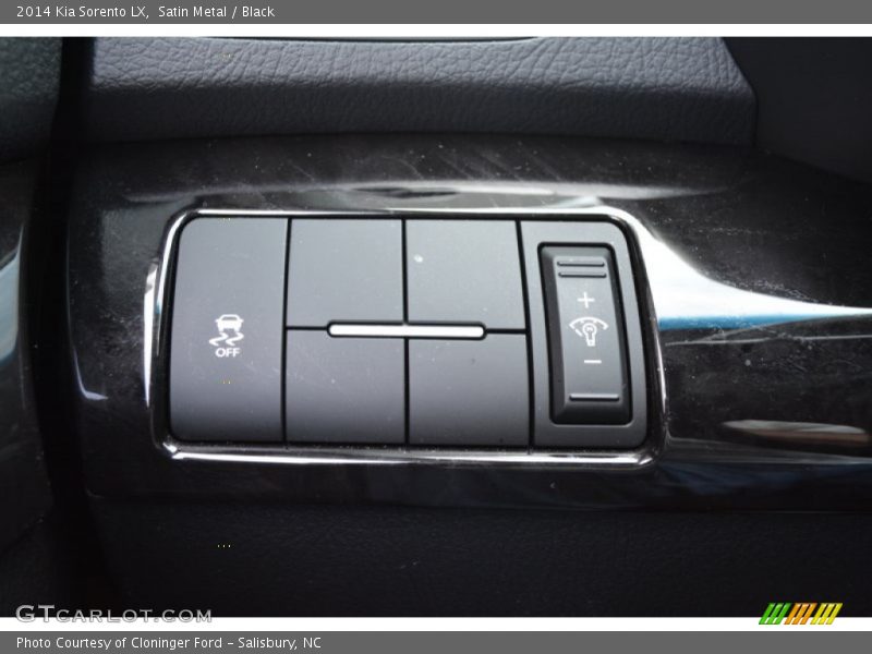 Satin Metal / Black 2014 Kia Sorento LX