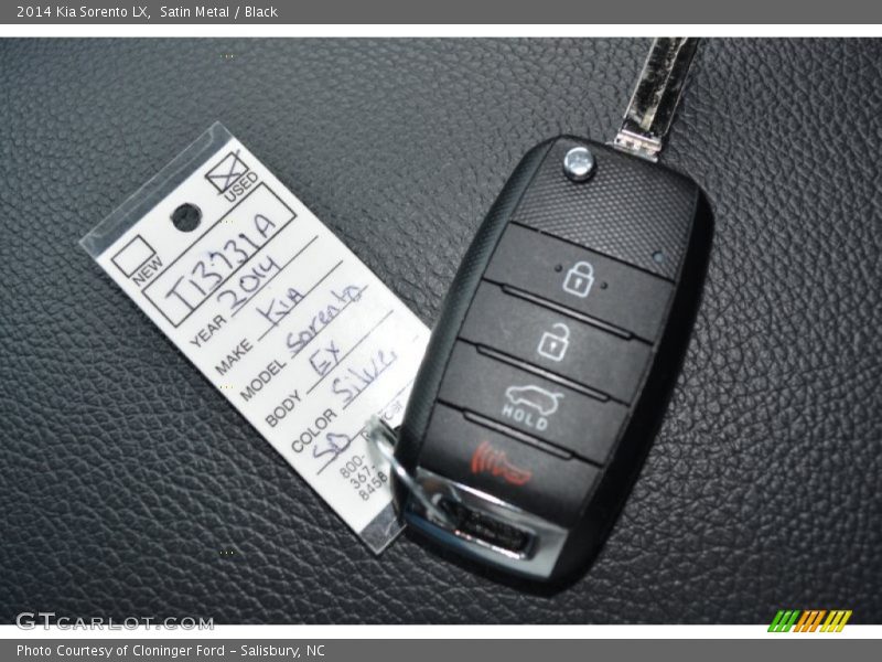 Satin Metal / Black 2014 Kia Sorento LX