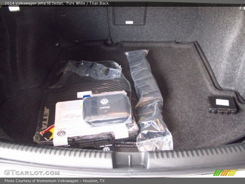 Pure White / Titan Black 2014 Volkswagen Jetta SE Sedan