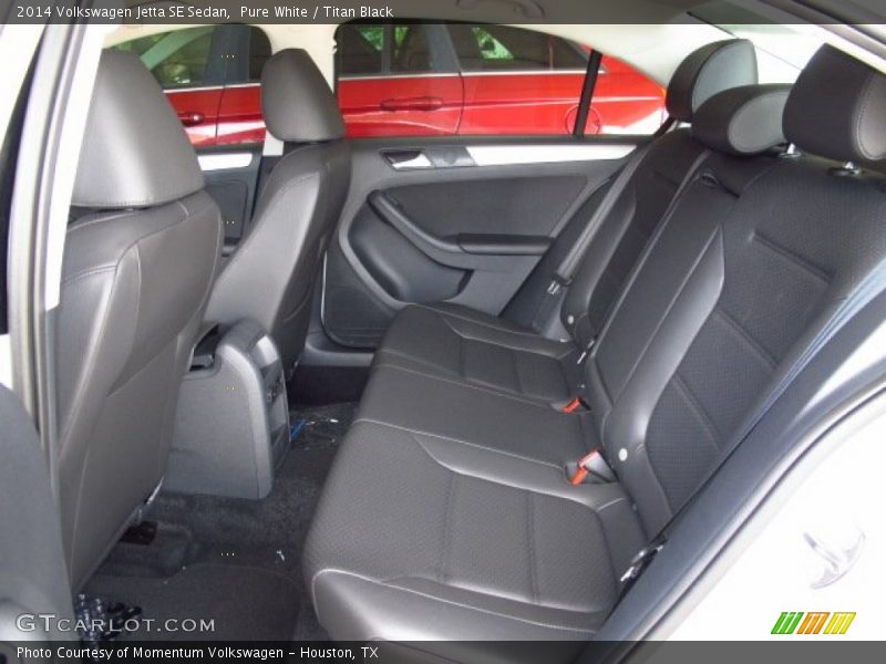 Pure White / Titan Black 2014 Volkswagen Jetta SE Sedan